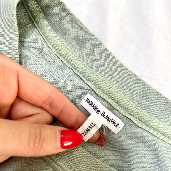 Revolve Wellbeing + BeingWell Goldie Sweatshirt - Picture 6 of 6